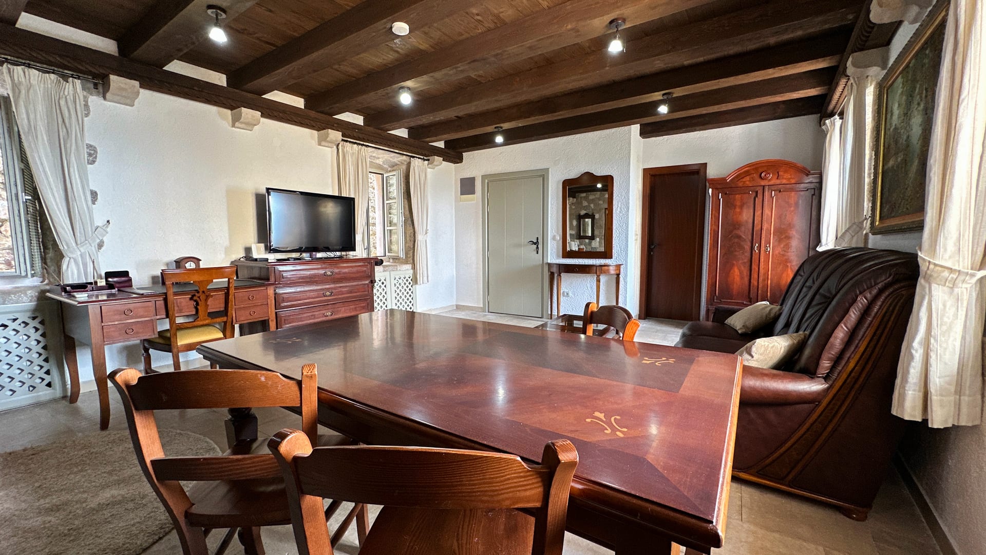 Stone & Beam interior — photo 10